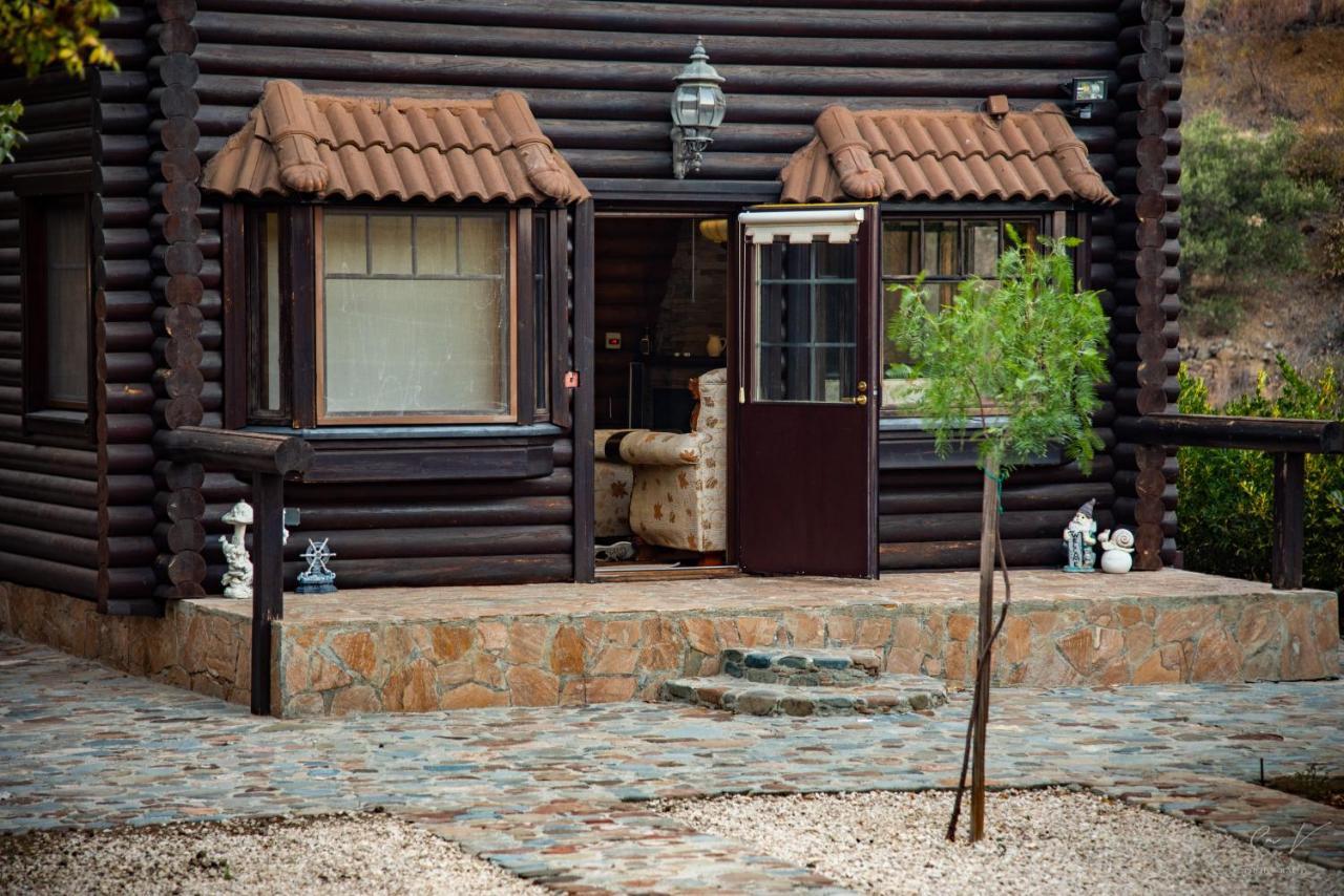 *2 Bdr Log House /Mountains/Queen Bed/Fireplace Gourri Esterno foto