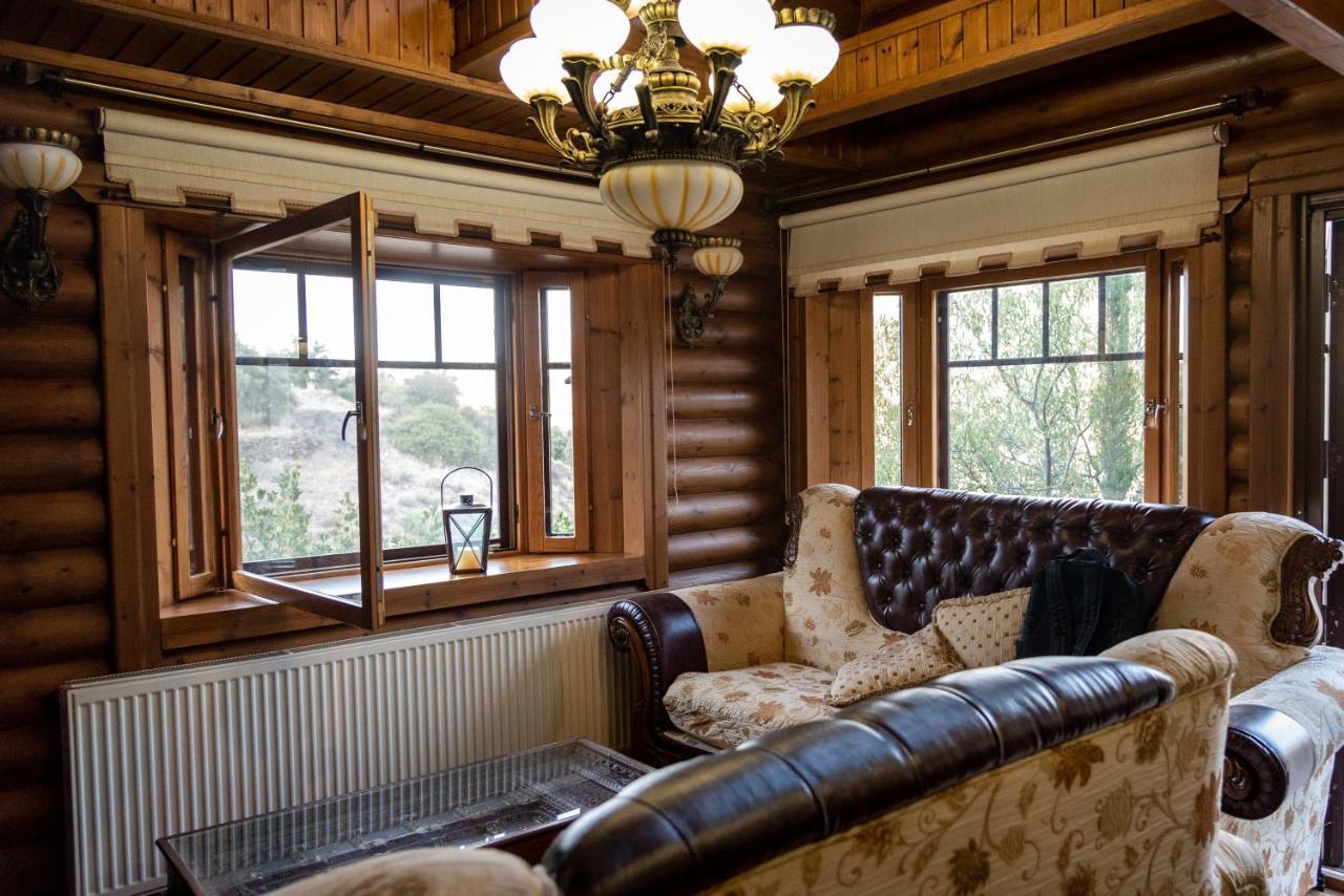 *2 Bdr Log House /Mountains/Queen Bed/Fireplace Gourri Esterno foto