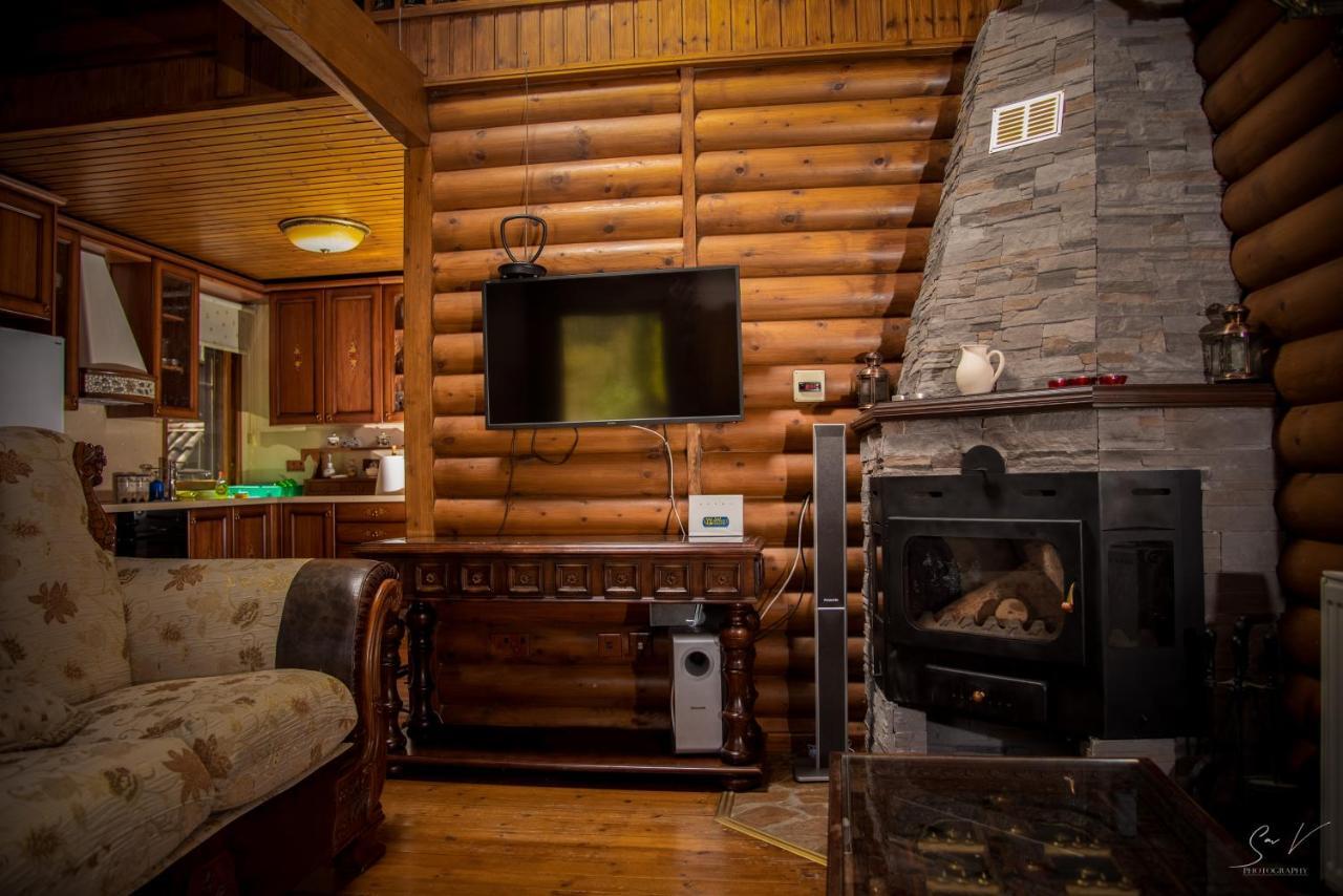 *2 Bdr Log House /Mountains/Queen Bed/Fireplace Gourri Esterno foto