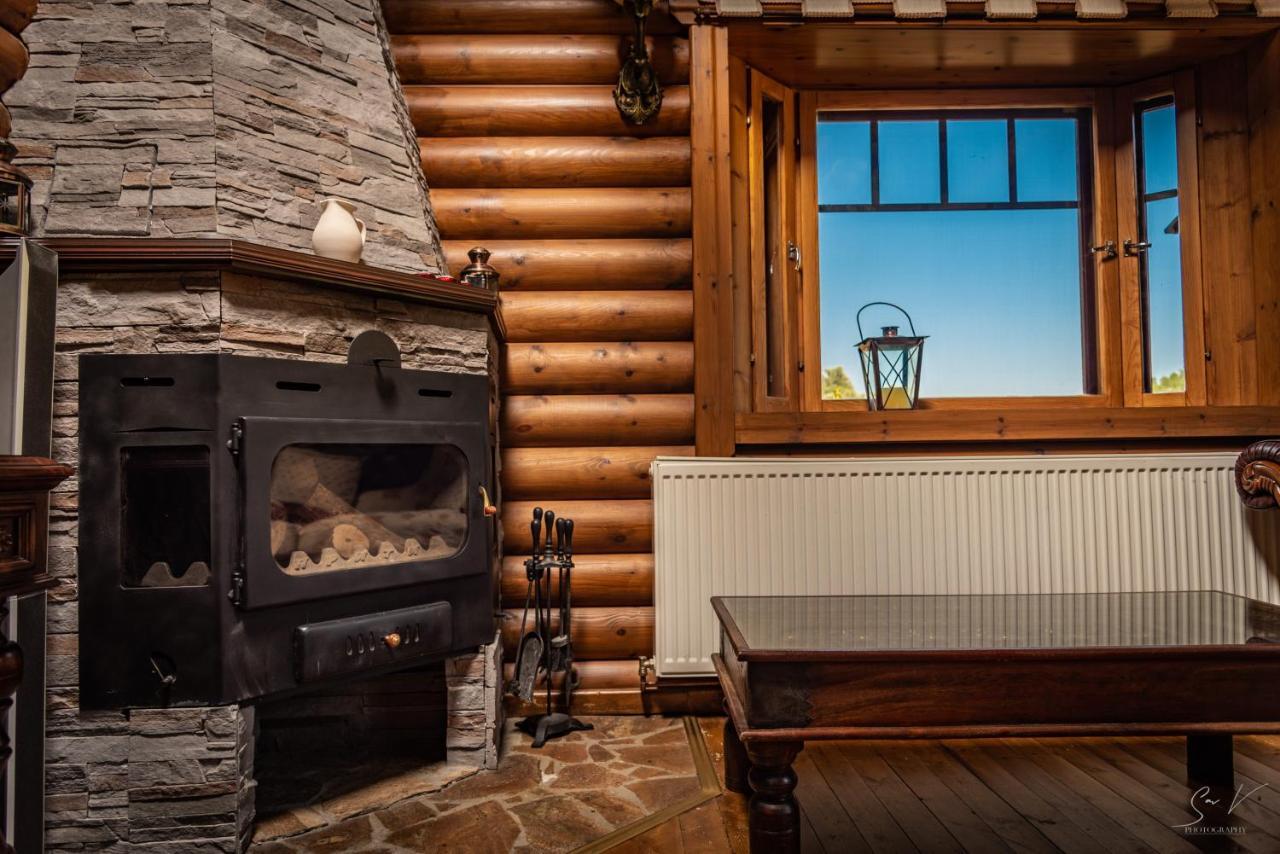 *2 Bdr Log House /Mountains/Queen Bed/Fireplace Gourri Esterno foto