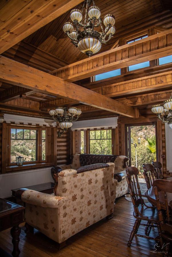 *2 Bdr Log House /Mountains/Queen Bed/Fireplace Gourri Esterno foto